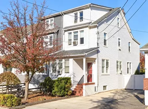 2861 Tilrose Ave, Oceanside, NY 11572