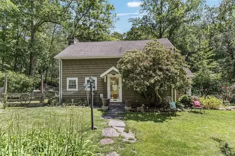 202 Canopus Hollow Rd, Putnam Valley, NY 10579