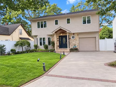 41 Homeland Dr, Huntington, NY 11743