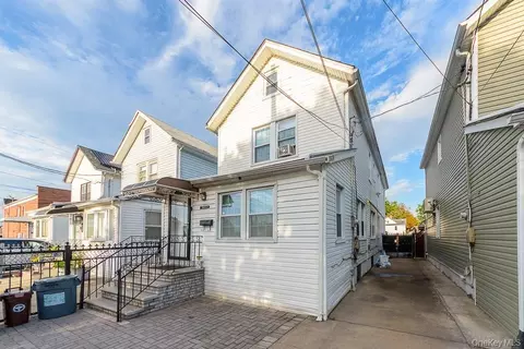 9917 215th St, New York, NY 11429