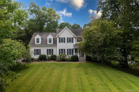 53 Traci Ln, East Fishkill, NY 12533