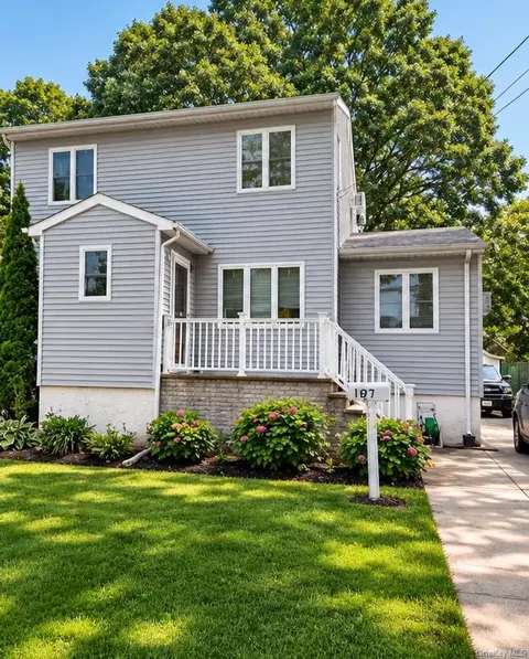 1873 Twain St, Baldwin, NY 11510