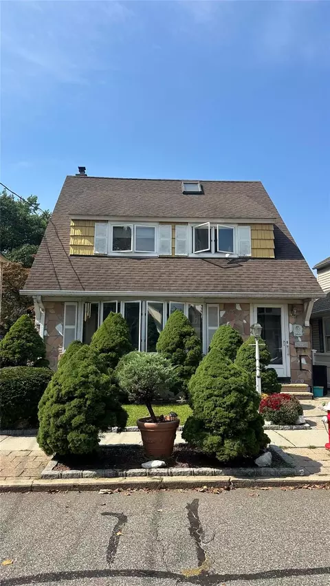 44 Capitol Ave, North Hempstead, NY 11596