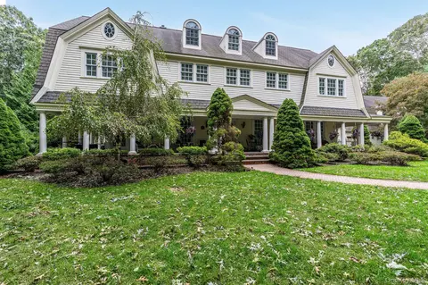 9680 N Bayview Rd, Southold, NY 11971