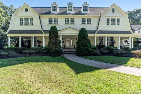 9680 N Bayview Rd, Southold, NY 11971