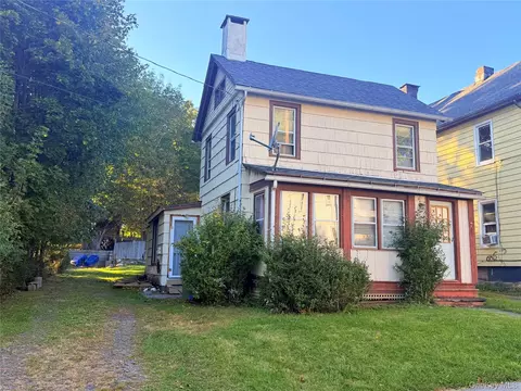 7 Harding St, Middletown, NY 10940