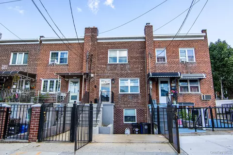 1902 Bronxdale Ave, New York, NY 10462