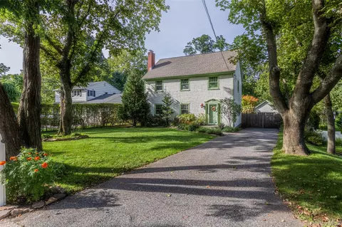 385 Main St, Setauket, NY 11733