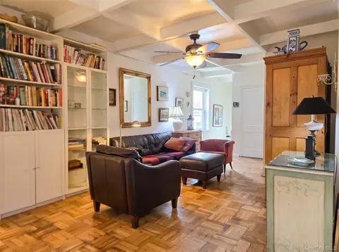 150-40 Goethals Ave #50E, Jamaica, NY 11432