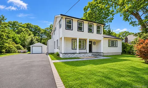 355 Forest Ln, Smithtown, NY 11787
