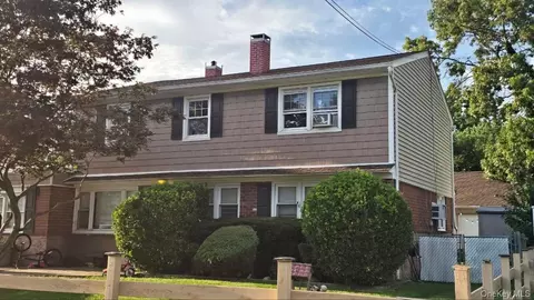 81 Baltimore Ave, Massapequa, NY 11758