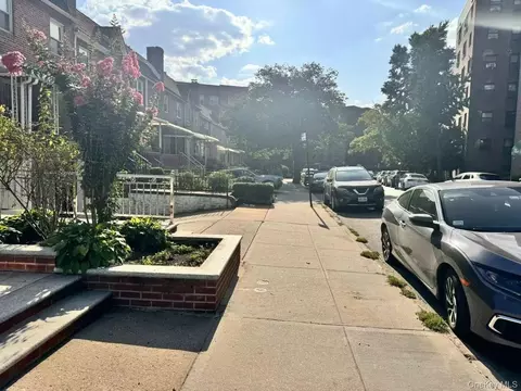 139-16 85th Dr, Jamaica, NY 11435