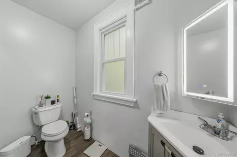 Entry Way - 116 Fairview Ave, Poughkeepsie, NY 12601 photo 1 of 3