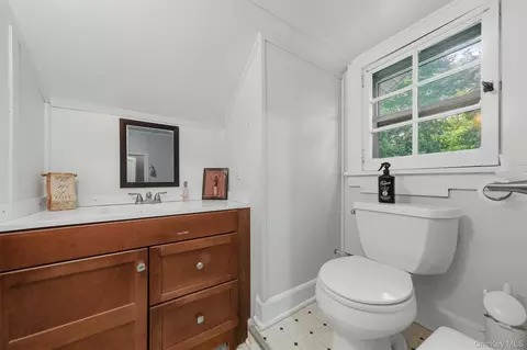 Bath - 116 Fairview Ave, Poughkeepsie, NY 12601 photo 1 of 1