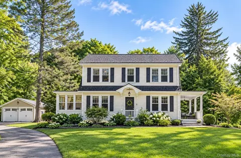145 Drake Rd, Pleasant Valley, NY 12569
