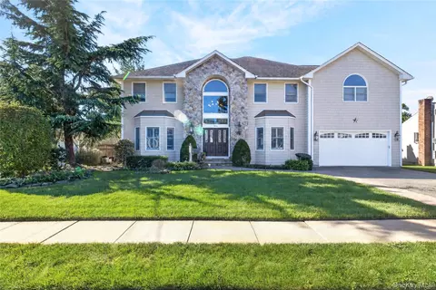 3414 Manchester Rd, Wantagh, NY 11793