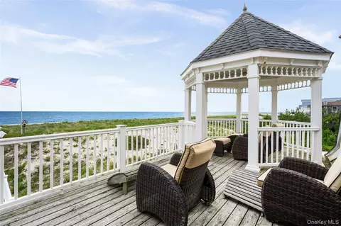 Exterior - 697 Dune Rd, Westhampton Beach, NY 11978 photo 2 of 2
