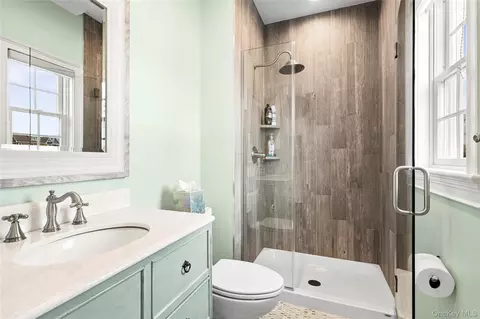Bath - 697 Dune Rd, Westhampton Beach, NY 11978 photo 1 of 2