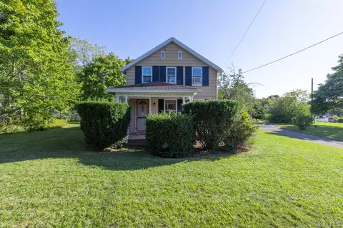 455 Montauk Hwy, Eastport, NY 11941
