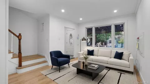 4135 Murdock Ave, New York, NY 10466