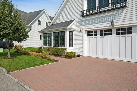 Exterior - 19 Lavender Ln, Rye Brook, NY 10573 photo 7 of 8