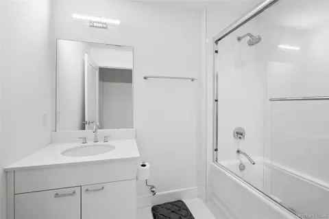 Bath - 19 Lavender Ln, Rye Brook, NY 10573 photo 4 of 4