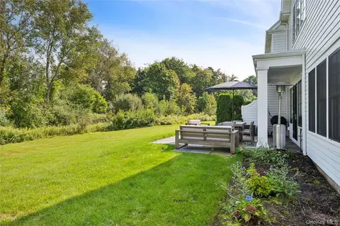 Exterior - 19 Lavender Ln, Rye Brook, NY 10573 photo 5 of 8