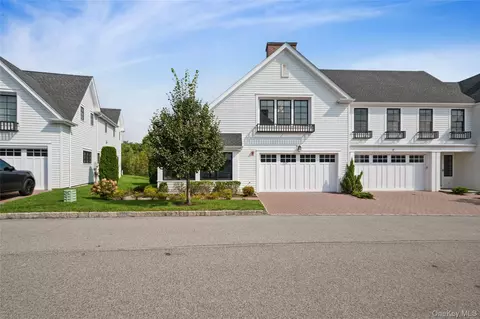 Exterior - 19 Lavender Ln, Rye Brook, NY 10573 photo 2 of 8