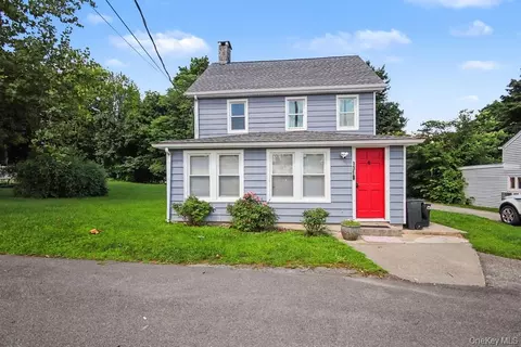 139 8th St, Cortlandt, NY 10596