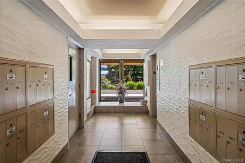 Entry Way - 162-40 9th Ave #8D, Whitestone, NY 11357 photo 1 of 1