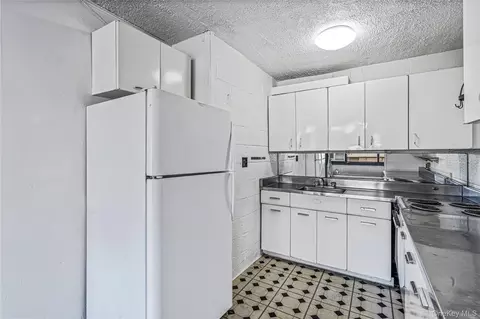 Kitchen - 162-40 9th Ave #8D, Whitestone, NY 11357 photo 1 of 2