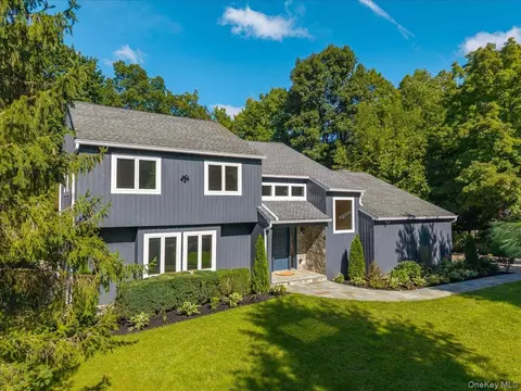 10 Tall Pines Ln, Mount Kisco, NY 10549