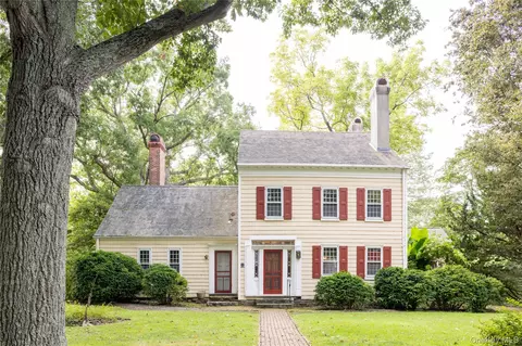 750 Reeve Ave, Mattituck, NY 11952
