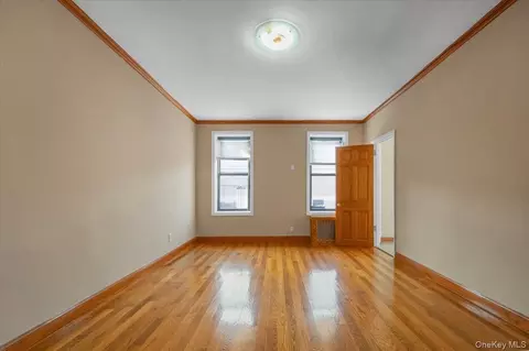 4333 48th St #2H, Sunnyside, NY 11104