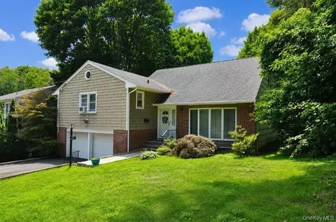 12 Charlotte Pl, Greenburgh, NY 10530