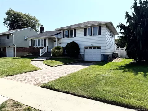 3938 Bernice Rd, Seaford, NY 11783