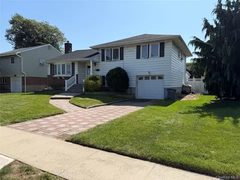 3938 Bernice Rd, Seaford, NY 11783