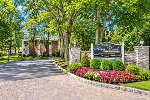 140 Church St #3C, Kings Park, NY 11754