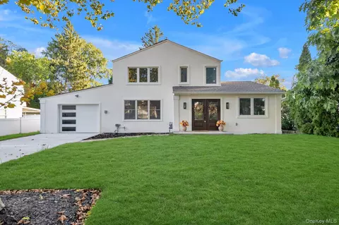 66 Peachtree Ln, North Hempstead, NY 11577