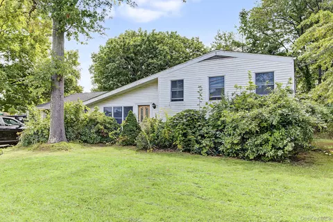 27 Convent Rd, Orangetown, NY 10962