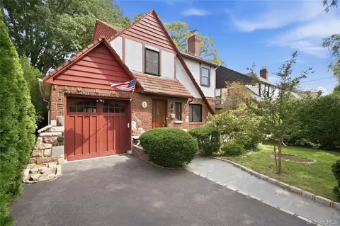 304 Kilburn Rd S, Garden City, NY 11530