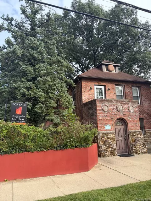 145 Arlington Ave, Valley Stream, NY 11580