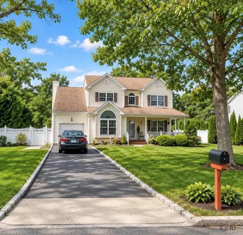 37 Howard Dr, Coram, NY 11727