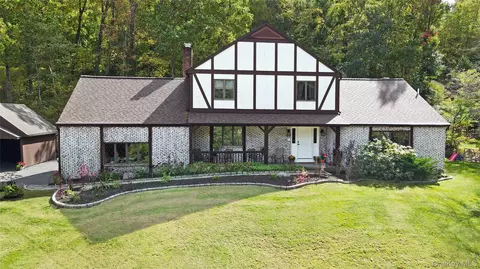32 Farrell Dr, Southeast, NY 10509