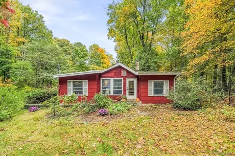 19 Dream Lake Rd, Cortlandt, NY 10520