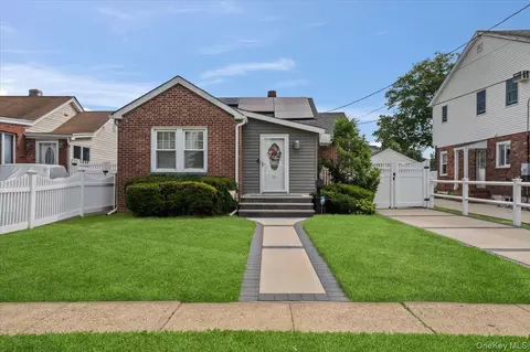 11 Belt St, North Bellmore, NY 11710