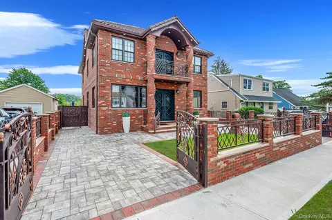 183 Arthur Ave, North Hempstead, NY 11001