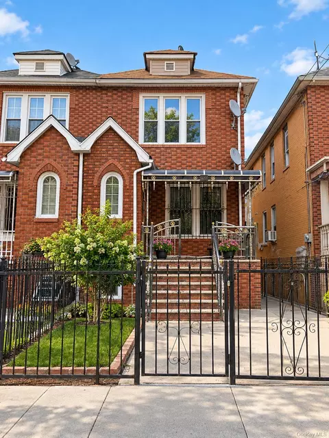 95 E 56th St, Brooklyn, NY 11203
