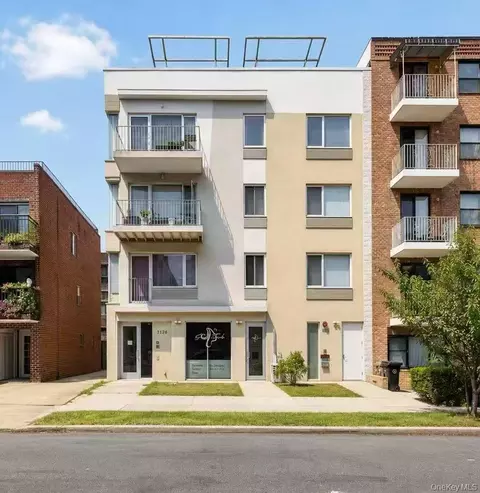 71-28 163rd St #2A, New York, NY 11365