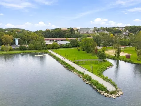 View/Area - 1008 Hudson Ave, Peekskill, NY 10566 photo 4 of 6